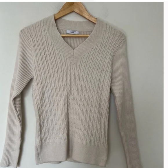 SUZY Shier V-Neck Sweater - Picture 2 of 9